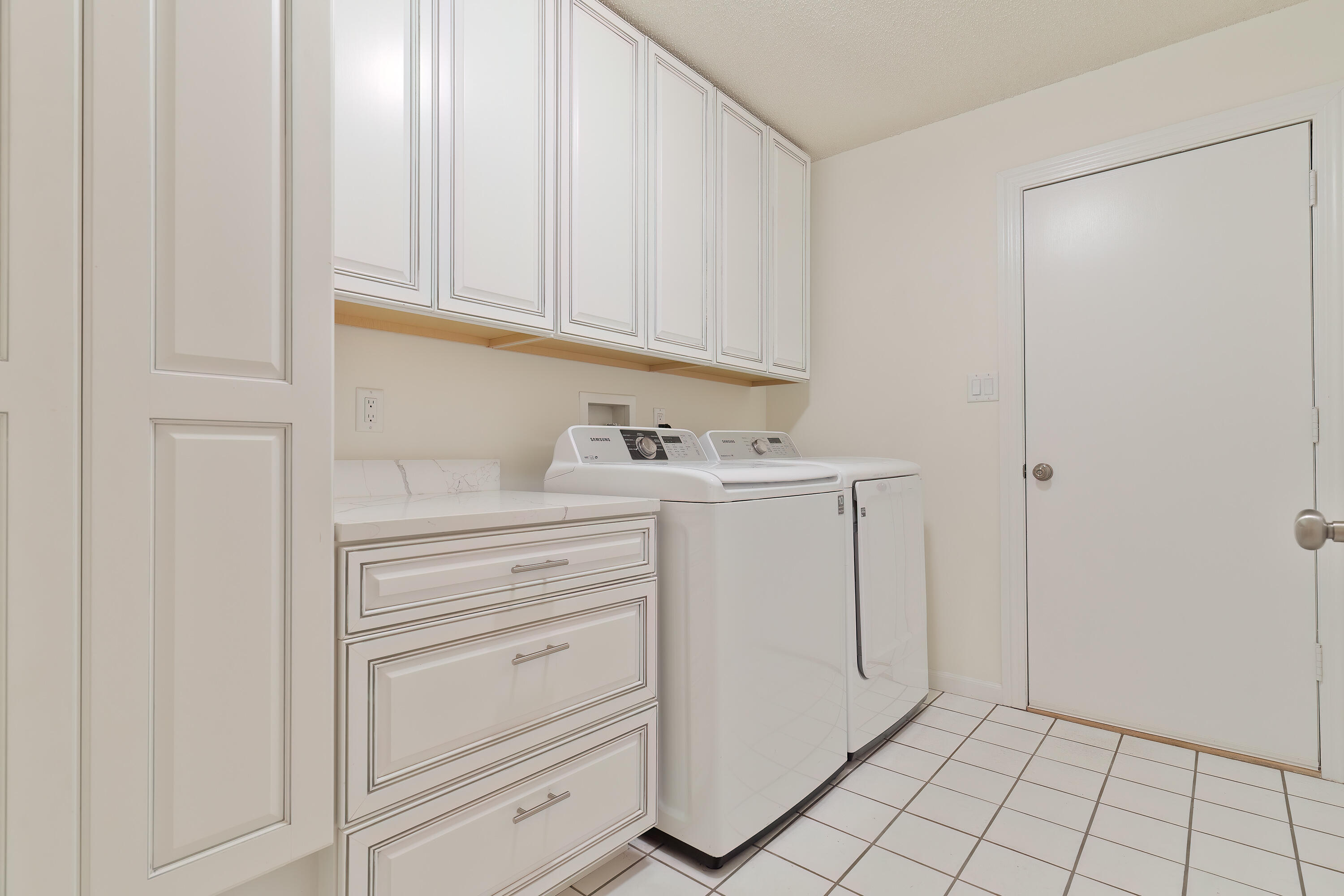 946 Shalimar Point Drive Shalimar, FL 32579 - Photo 35 of 63 a view of cabinets and utility room