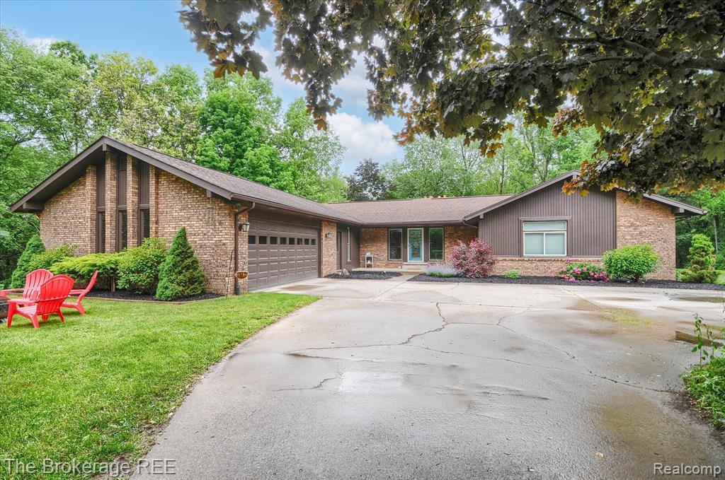 10270 Clark Road Davisburg, MI 48350 - Photo 1 of 69