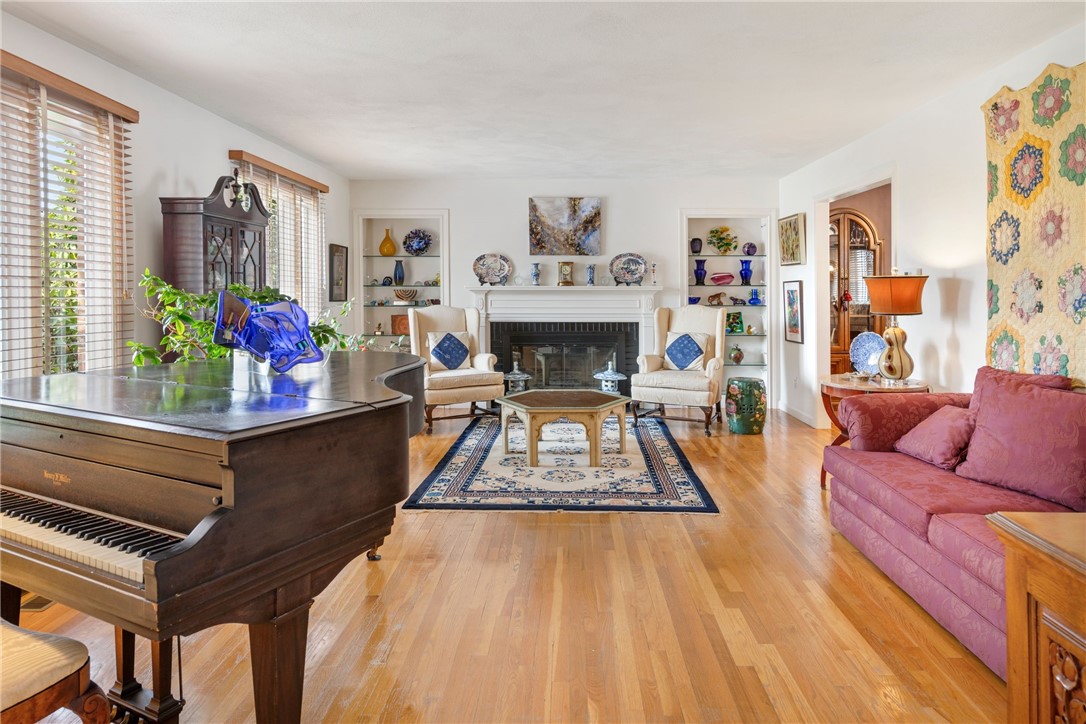 15 Hanley Farm Road Warren, RI 02885 - Photo 8 of 48