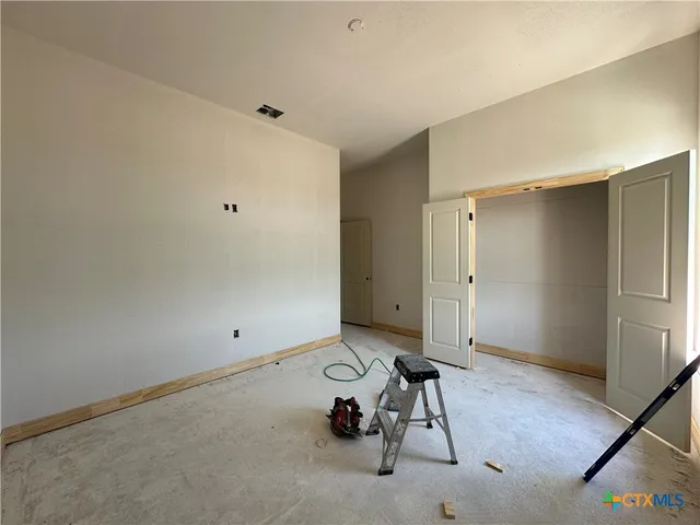 a view of room with elevator