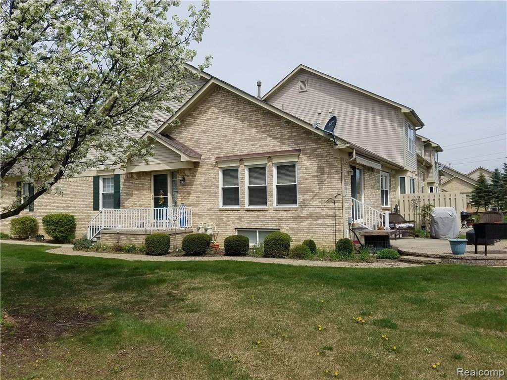 29667 Reed Drive Flat Rock, MI 48134 - Photo 1 of 41 Gorgeous end Ranch, Beautifully Landscaped.