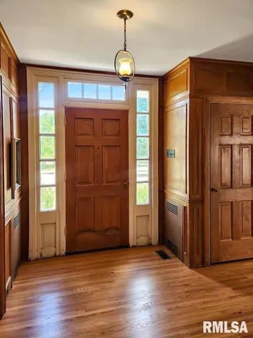 $400,000 | 304 North Locust Street, Delavan, IL 61734