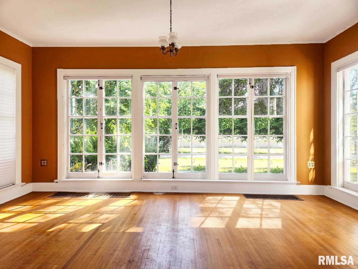 304 North Locust Street Delavan, IL 61734 - Photo 25 of 61