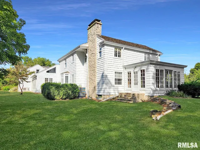 $400,000 | 304 North Locust Street, Delavan, IL 61734