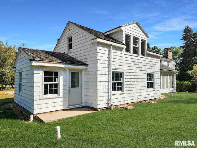 $400,000 | 304 North Locust Street, Delavan, IL 61734