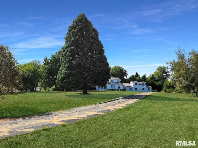 $400,000 | 304 North Locust Street, Delavan, IL 61734