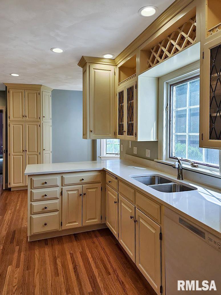 304 North Locust Street Delavan, IL 61734 - Photo 9 of 61