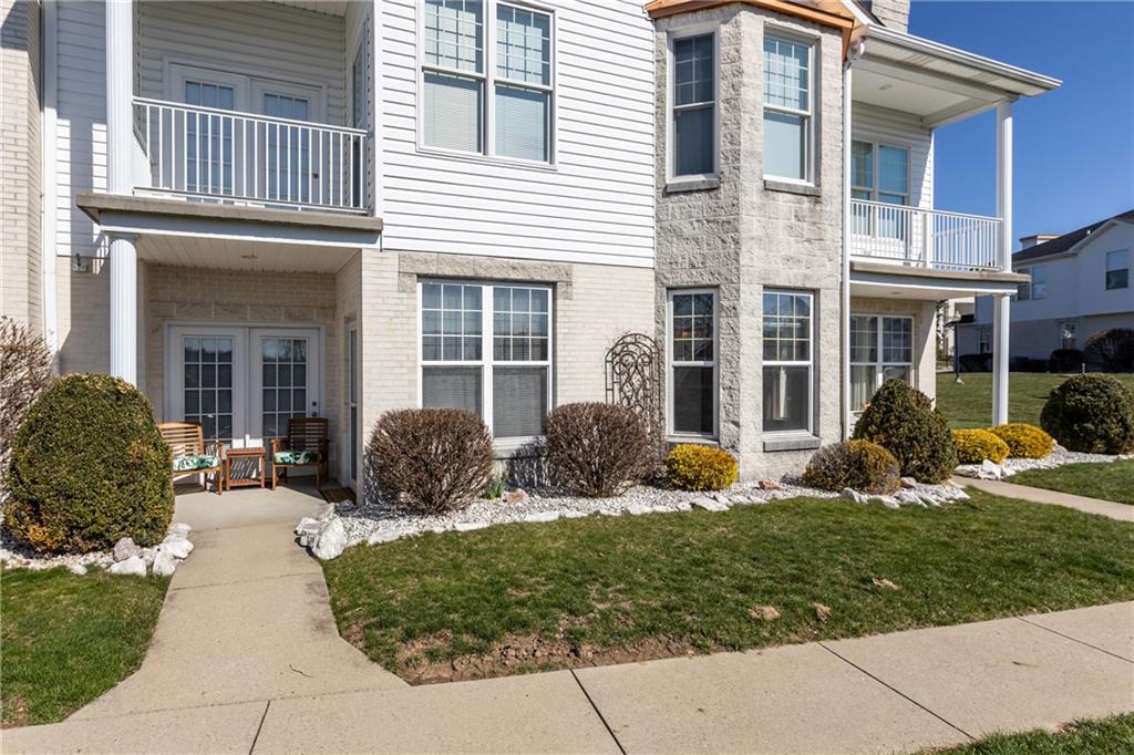 211 Adams Pointe Boulevard, Unit 10 Mars, PA 16046 - Photo 3 of 36