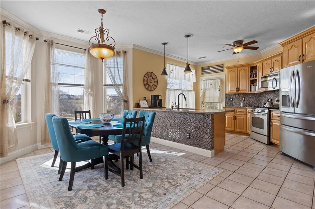 211 Adams Pointe Boulevard, Unit 10 Mars, PA 16046 - Photo 7 of 36