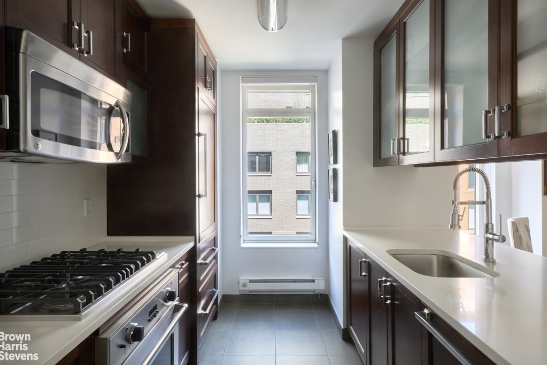 205 West 76th Street, Unit 1203 Manhattan, NY 10023 - Photo 3 of 6