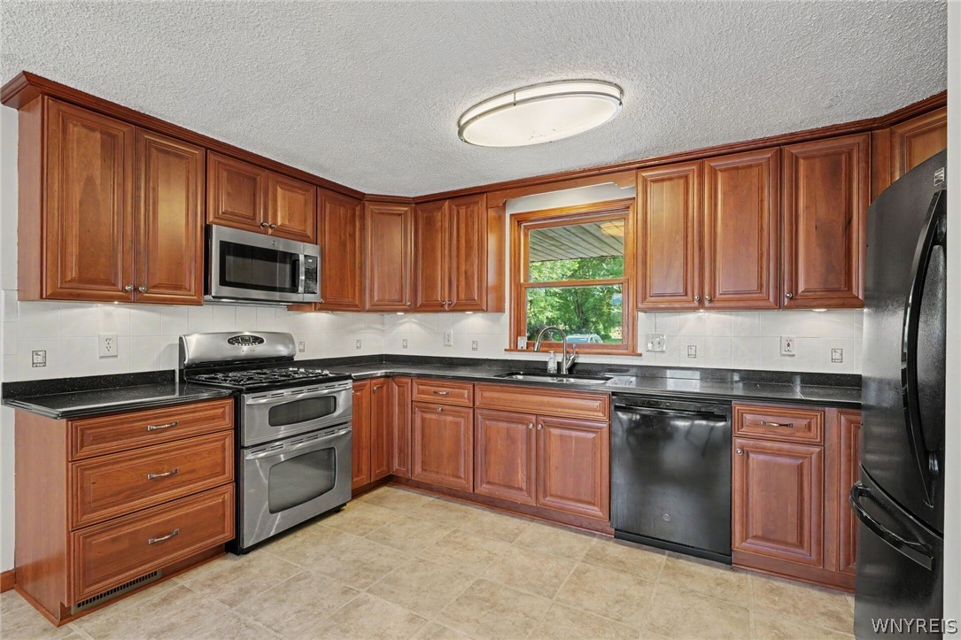 13075 Steiner Road Newstead, NY 14001 - Photo 14 of 35