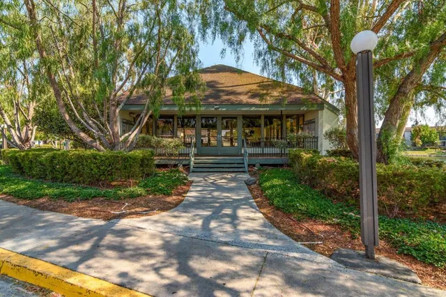 $1,099,999 | 29302 Edgewood Road, San Juan Capistrano, CA 92675