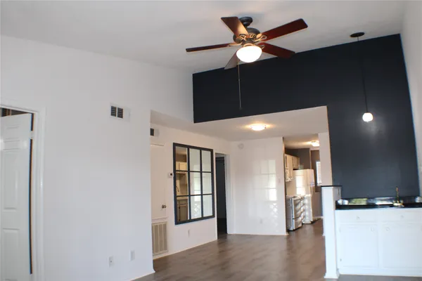 $145,000 | 2323 Fairwind Drive, Unit 866, Houston, TX 77062