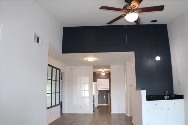 $145,000 | 2323 Fairwind Drive, Unit 866, Houston, TX 77062