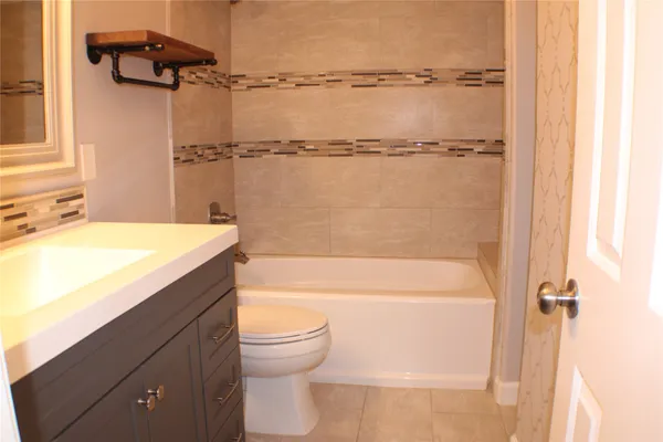 $145,000 | 2323 Fairwind Drive, Unit 866, Houston, TX 77062