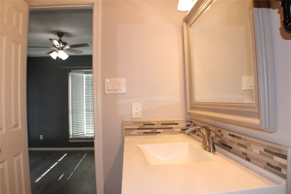 $145,000 | 2323 Fairwind Drive, Unit 866, Houston, TX 77062