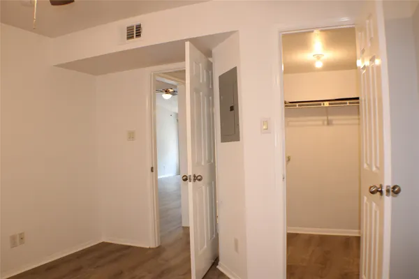 $145,000 | 2323 Fairwind Drive, Unit 866, Houston, TX 77062