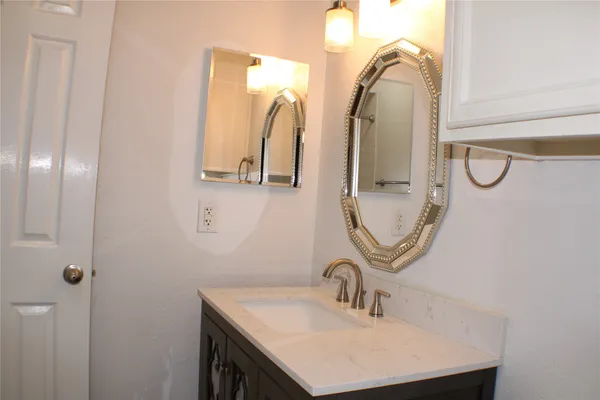 $145,000 | 2323 Fairwind Drive, Unit 866, Houston, TX 77062