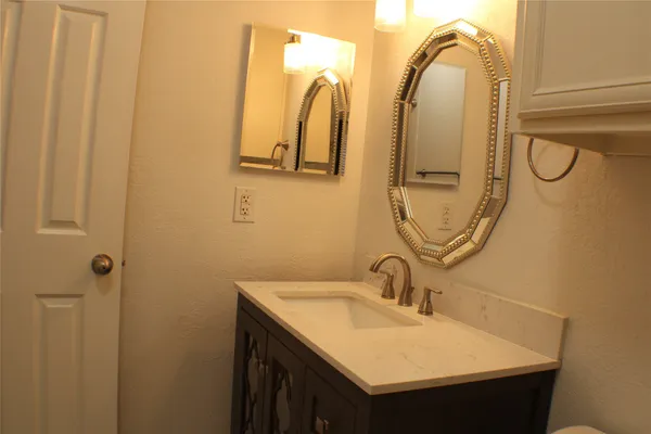 $145,000 | 2323 Fairwind Drive, Unit 866, Houston, TX 77062