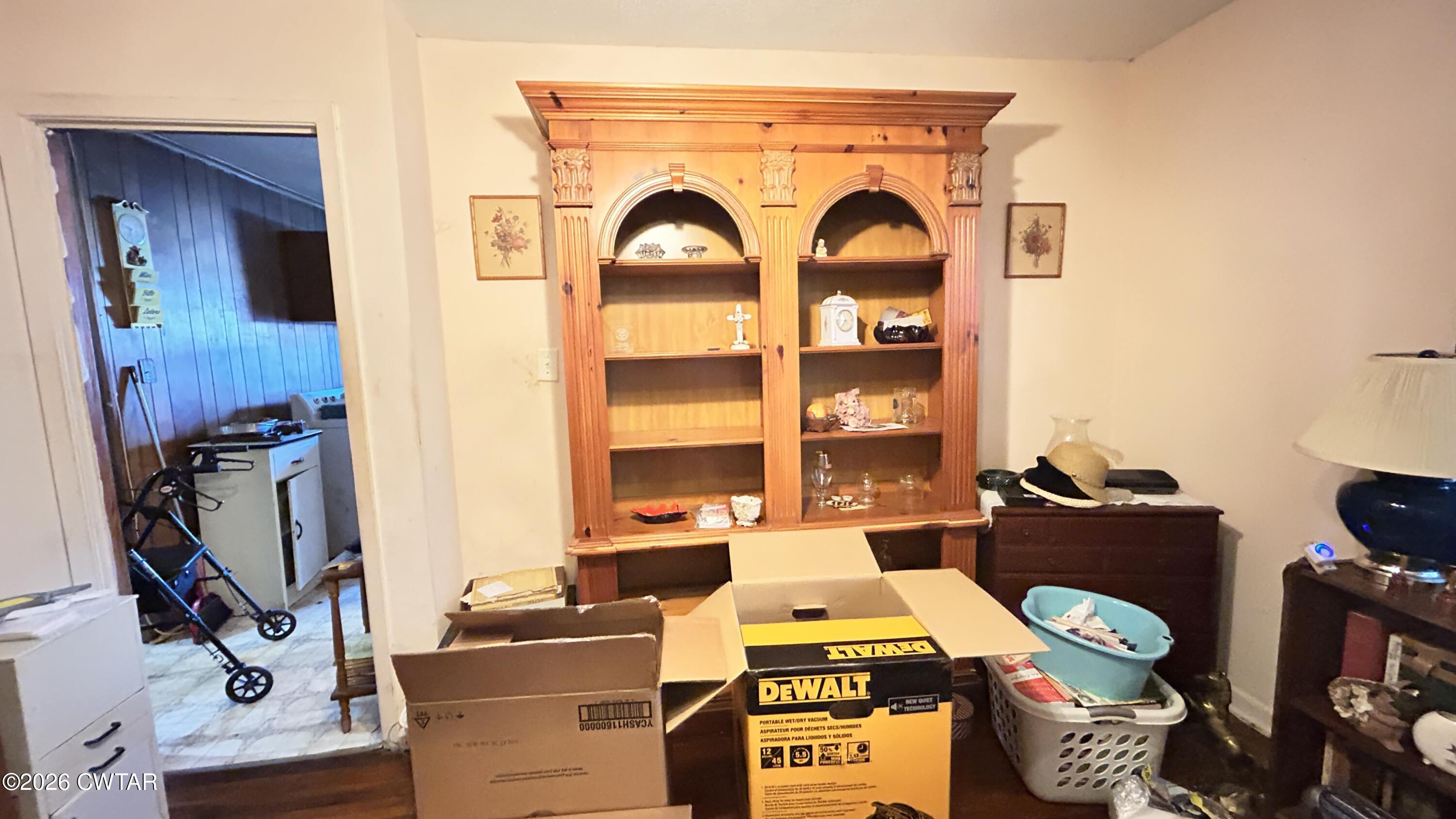 258 Oak Street Jackson, TN 38301 - Photo 16 of 22 a room with furniture and musical instruments
