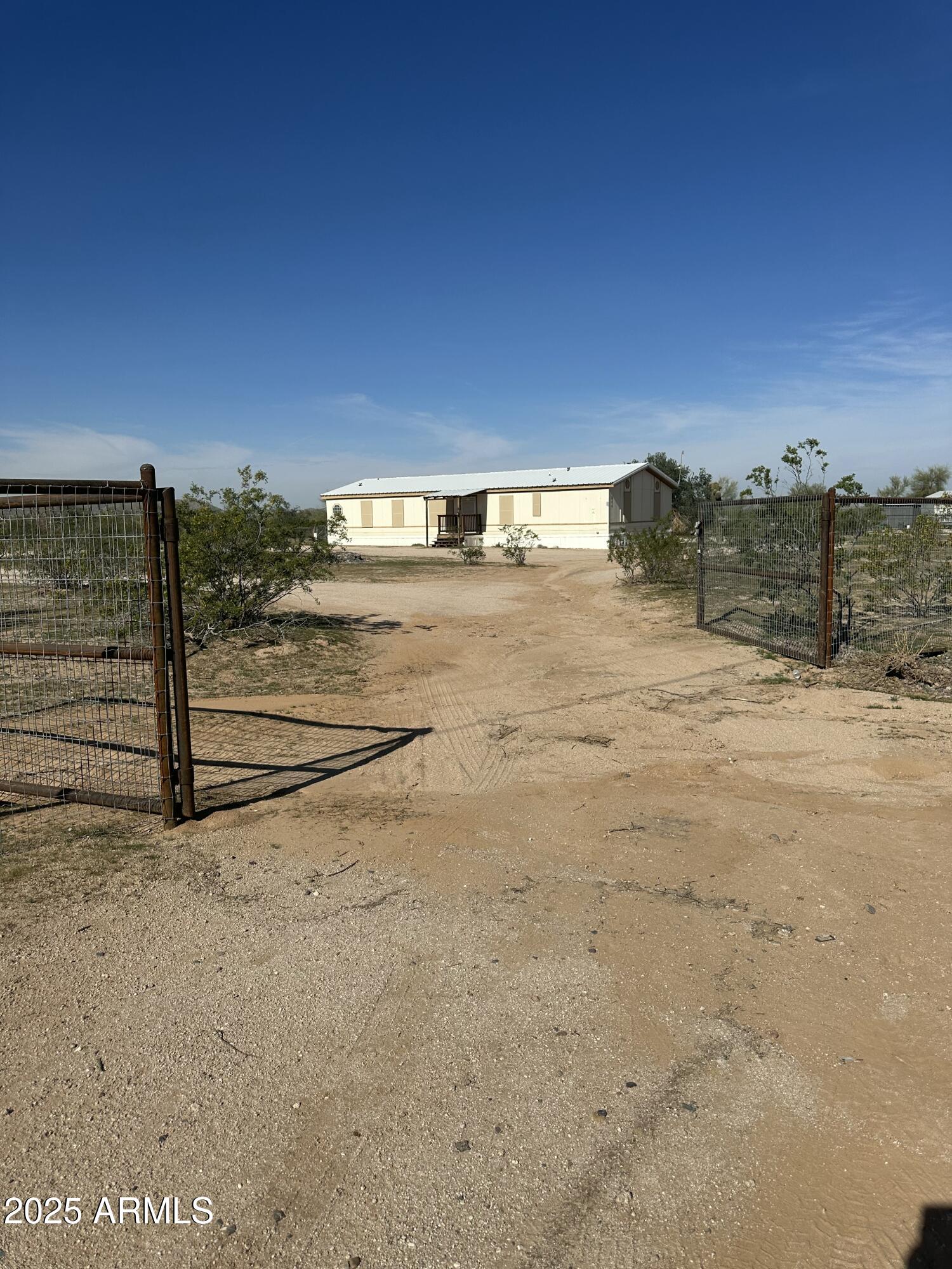840 North Falton Road Maricopa, AZ 85139 - Photo 2 of 28 a view of a yard