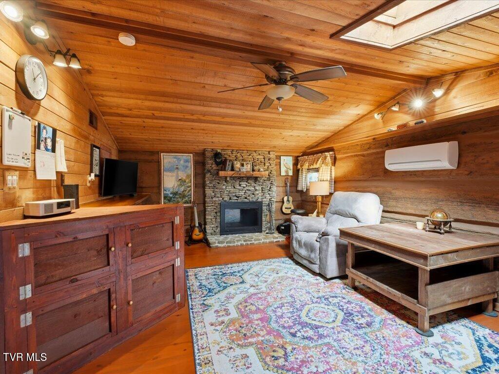 171 Burnett Drive Rutledge, TN 37861 - Photo 6 of 32 171 Burnett Dr - 6