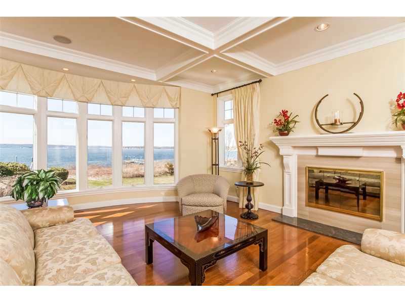200 Channel View Warwick, RI 02889 - Photo 9 of 25 Living Room.