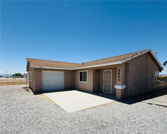 $1,700 | 3690 Pahrump Valley Boulevard, Pahrump, NV 89048