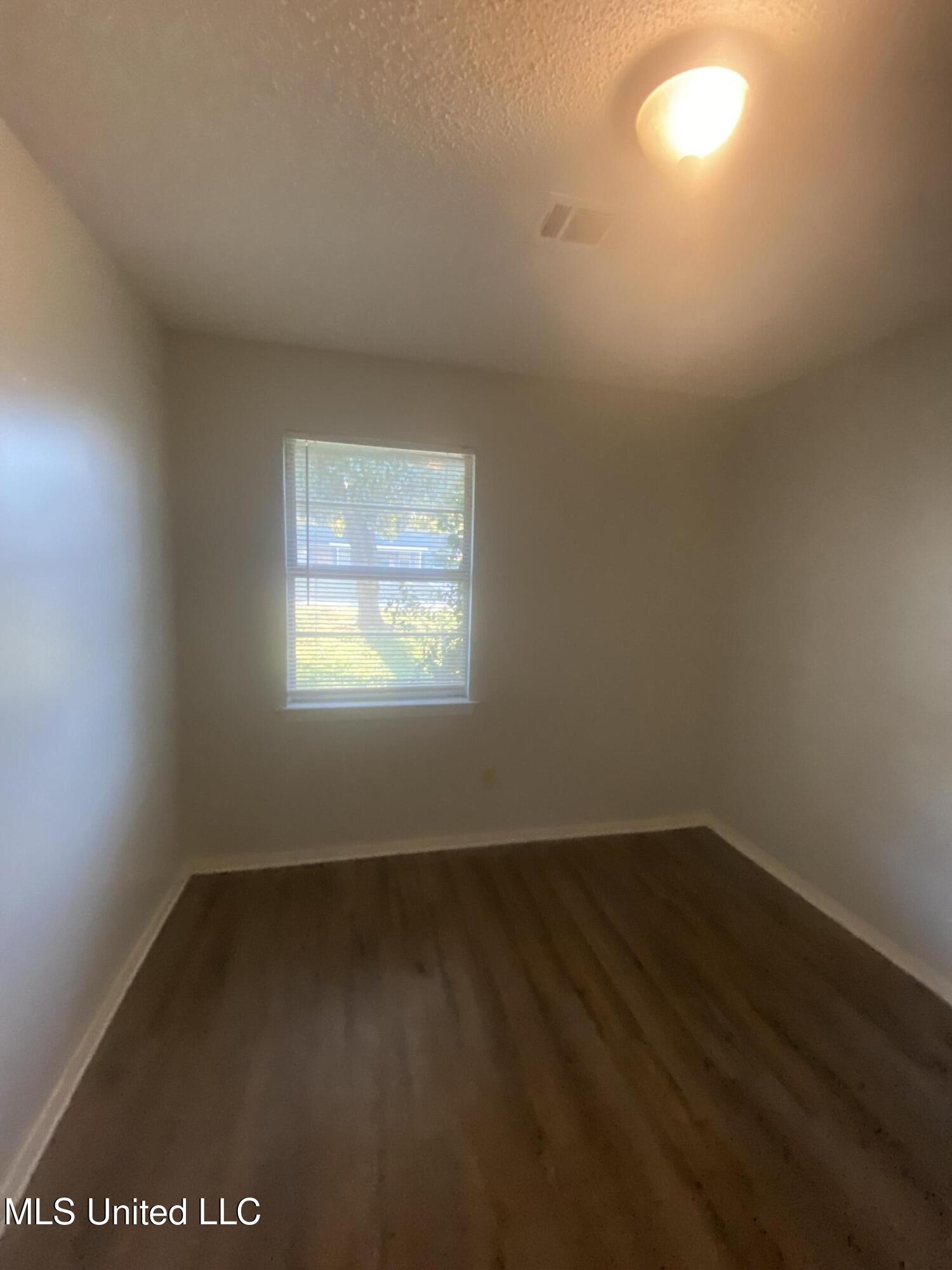 6460 Yorkshire Road Horn Lake, MS 38637 - Photo 2 of 27 IMG_7944