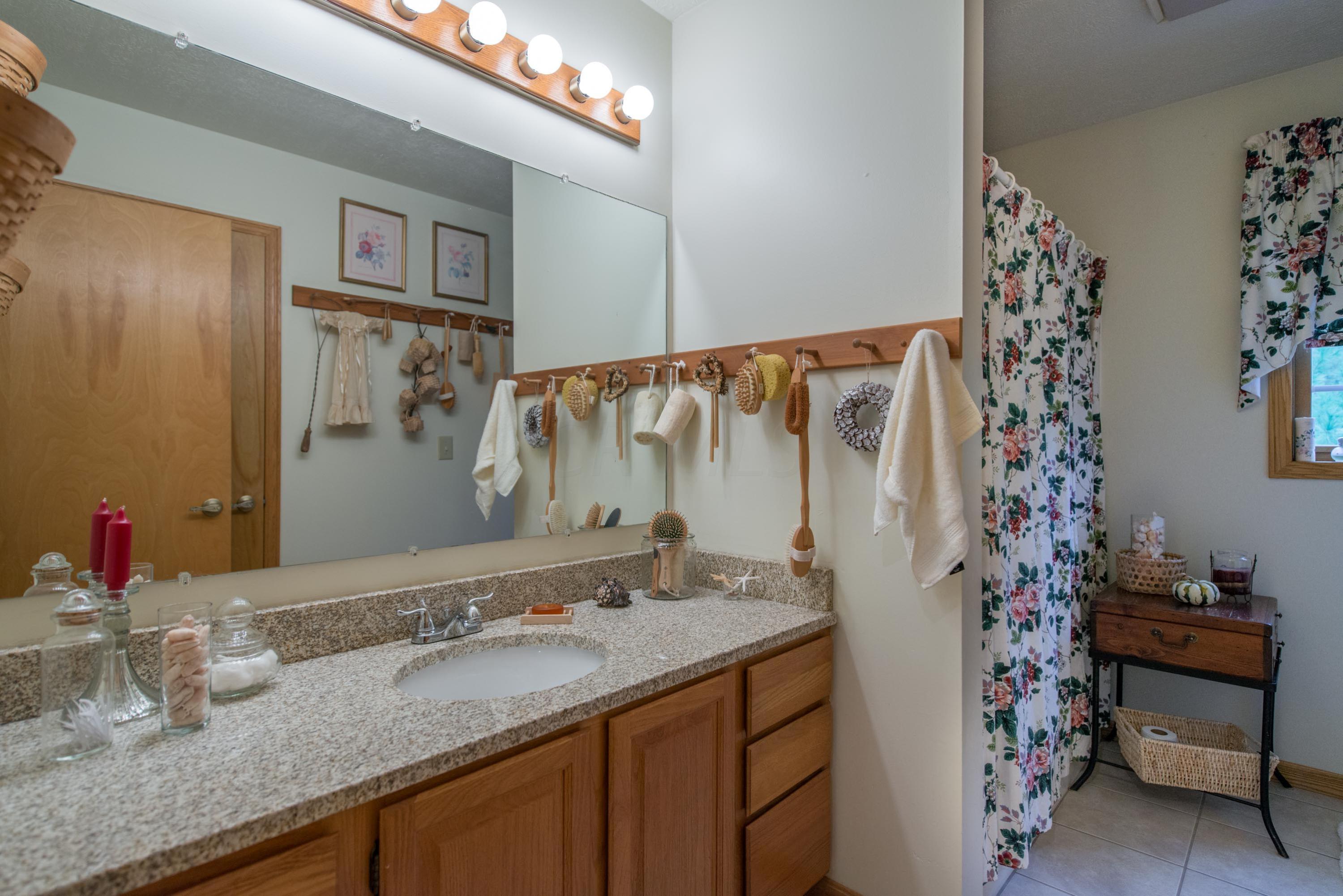7265 Davis Road Hilliard, OH 43026 - Photo 17 of 41 Gallery Image 17