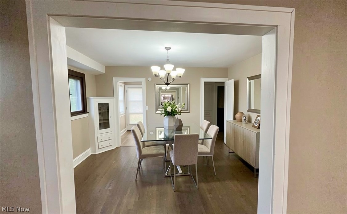 949 Helmsdale Road Cleveland Heights, OH 44112 - Photo 12 of 29 virtually staged