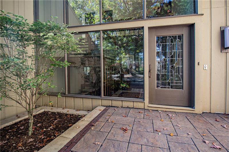 117 Riding Trail Lane Pittsburgh, PA 15215 - Photo 2 of 22 Gallery Image 2