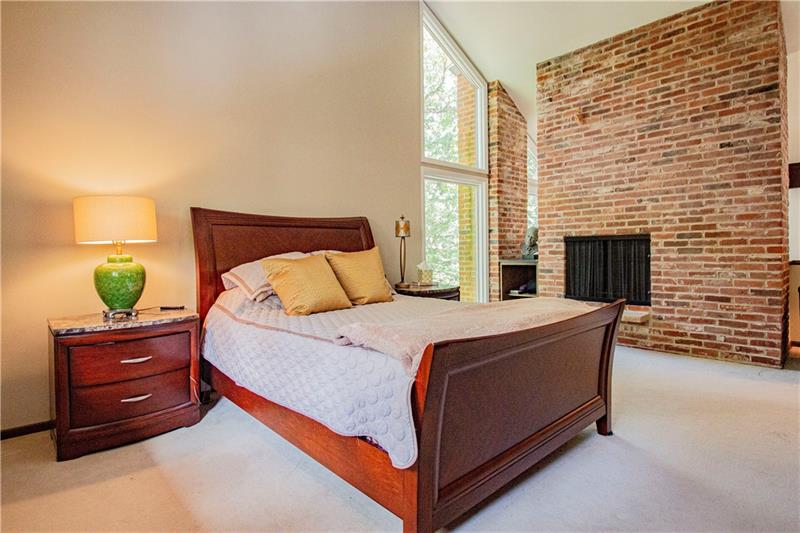 117 Riding Trail Lane Pittsburgh, PA 15215 - Photo 14 of 22 Gallery Image 14