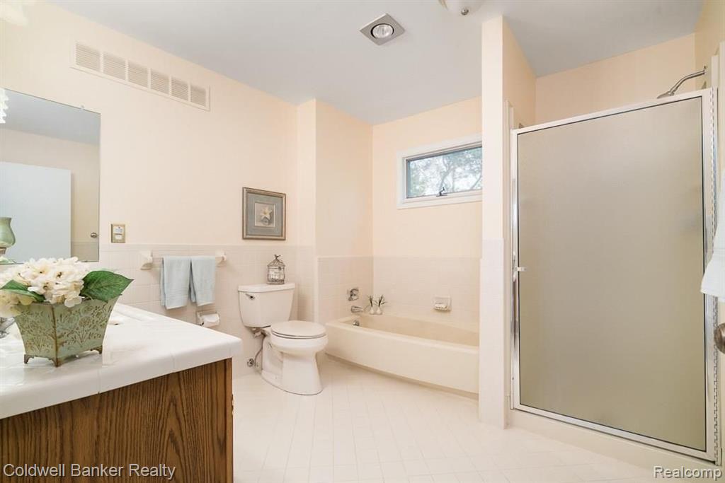 1402 North Fairview Lane Rochester Hills, MI 48306 - Photo 22 of 35