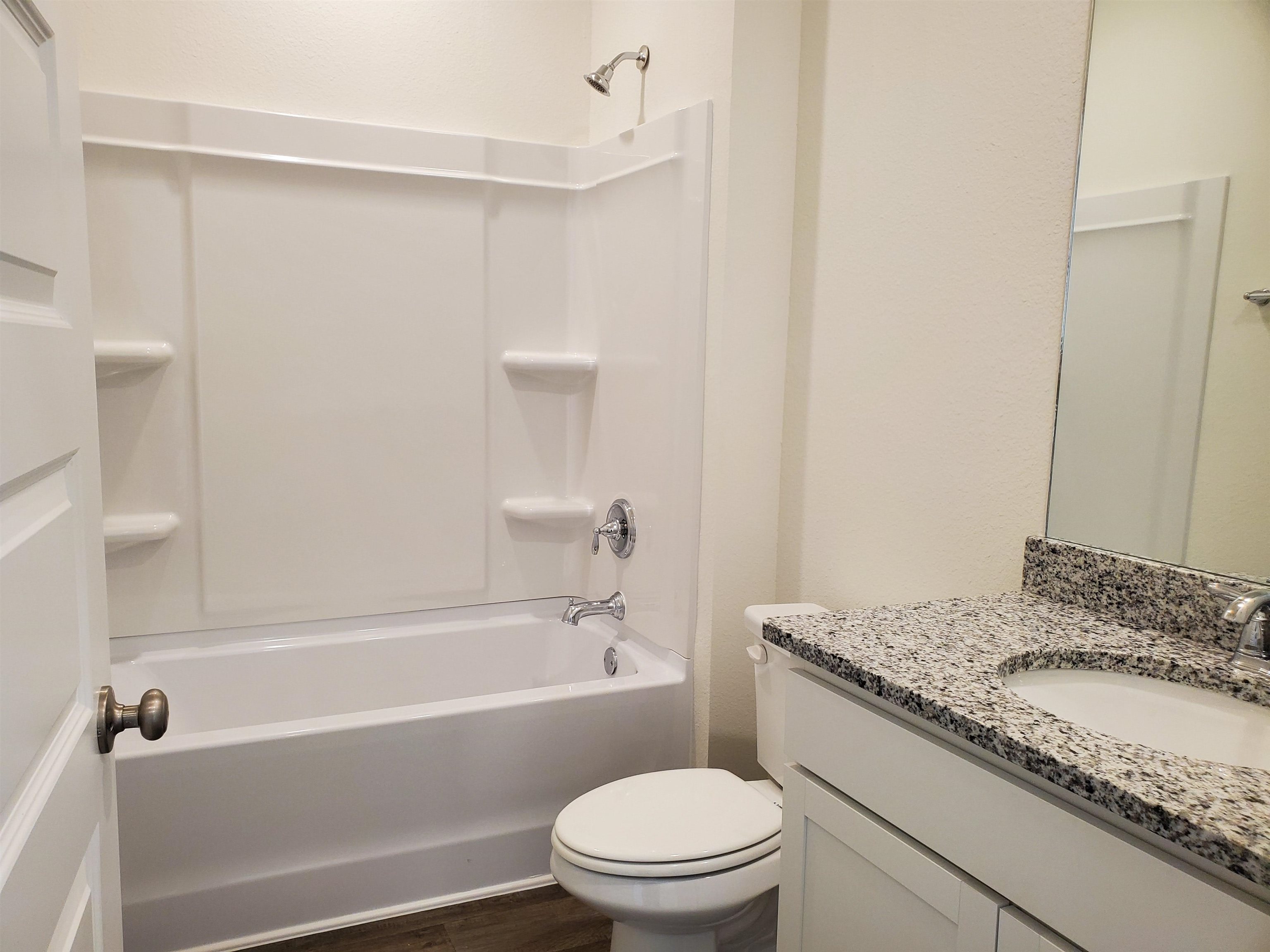 14666 Dayton Circle Foley, AL 36535 - Photo 5 of 21 Bathroom