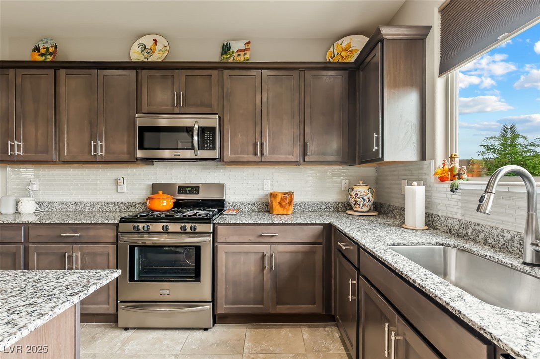 2061 Alki Beach Avenue Laughlin, NV 89029 - Photo 14 of 62