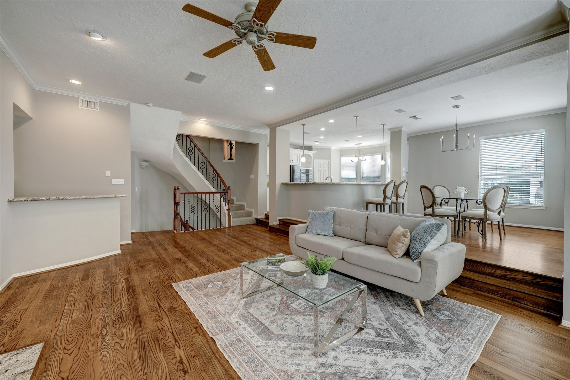 5809 Feagan Street Houston, TX 77007 - Photo 3 of 23