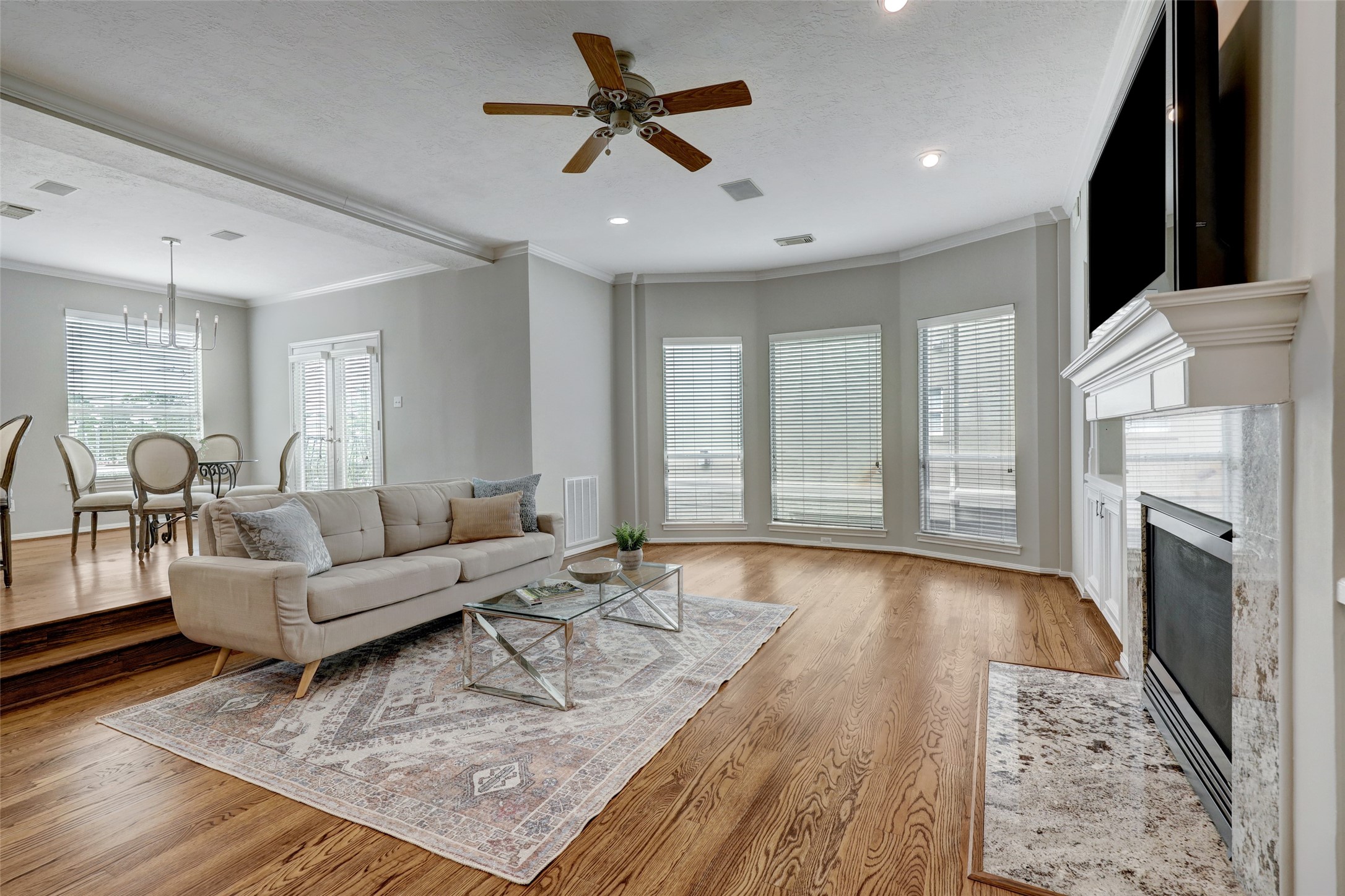 5809 Feagan Street Houston, TX 77007 - Photo 5 of 23