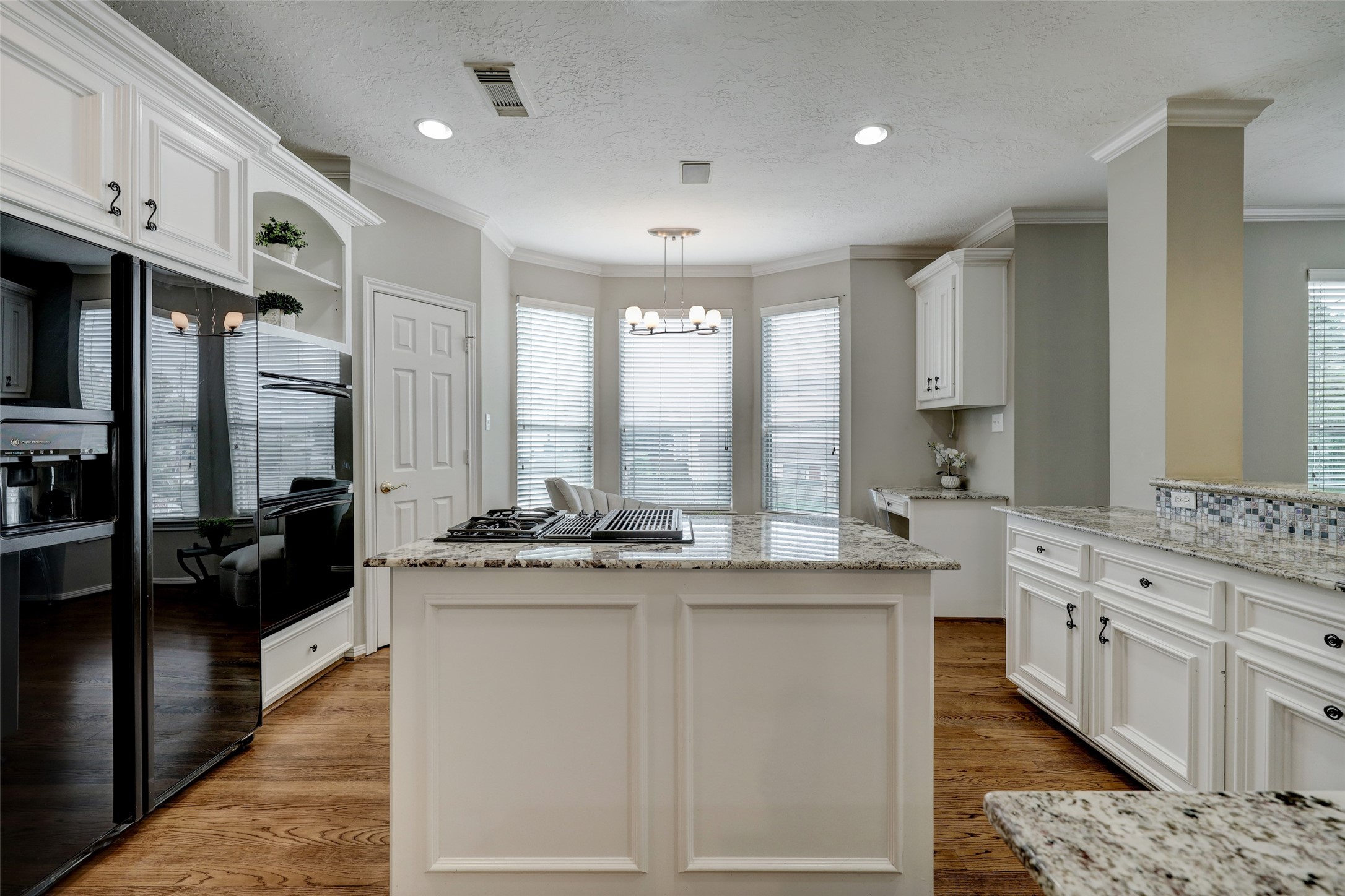 5809 Feagan Street Houston, TX 77007 - Photo 8 of 23