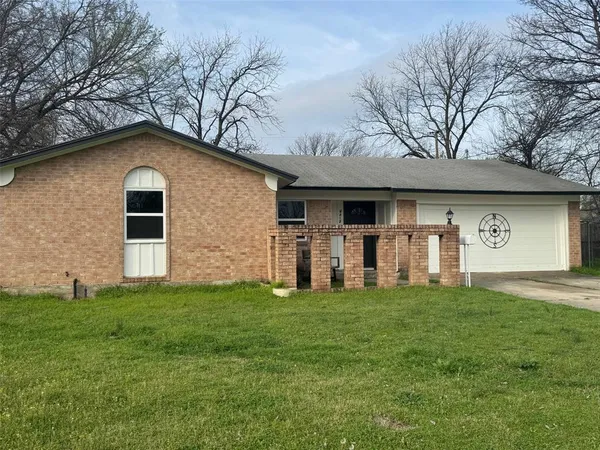 $289,500 | 6412 Embassy Drive, Forest Hill, TX 76119