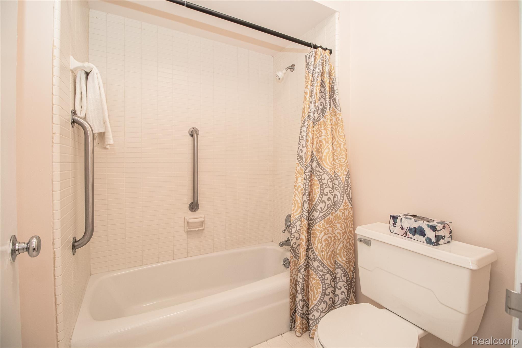 2955 Devonshire Road Ann Arbor, MI 48104 - Photo 20 of 40 IMG_8153-Edit.jpg