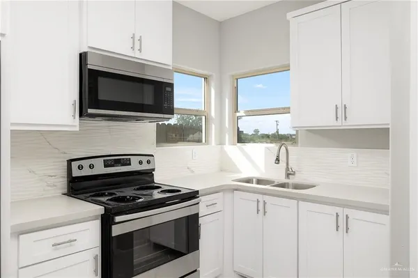 $1,100 | 201 West St Helena Avenue, Unit 2, Edinburg, TX 78541