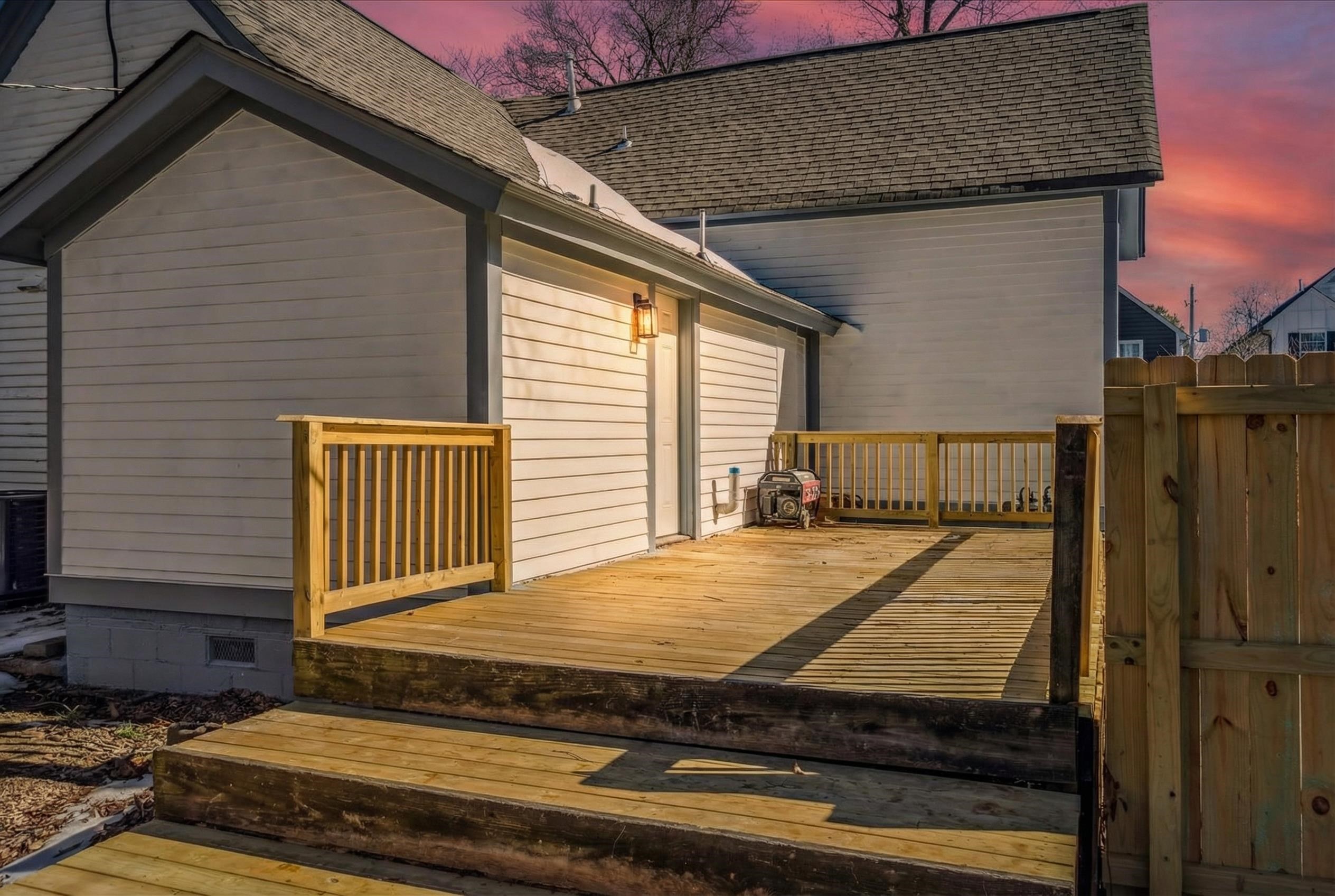 1069 Blythe Street Memphis, TN 38104 - Photo 23 of 24 View of deck