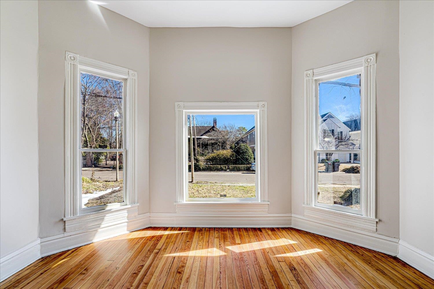 1069 Blythe Street Memphis, TN 38104 - Photo 9 of 24 Unfurnished room with light wood-style flooring and baseboards