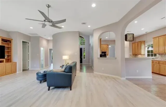 $455,000 | 1501 Wyndmere Drive, DeSoto, TX 75115