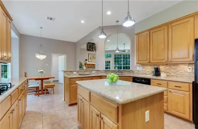 $455,000 | 1501 Wyndmere Drive, DeSoto, TX 75115