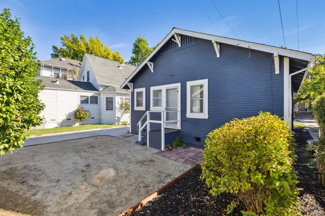a house that has a lot of plants in it