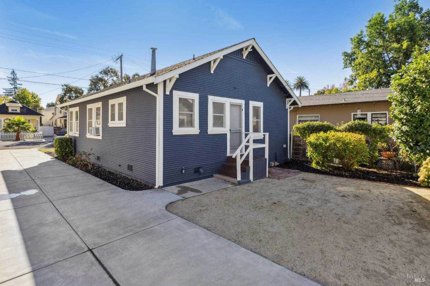 539 Randolph Street Napa, CA 94559 - Photo 35 of 35 a front view of a house with garden
