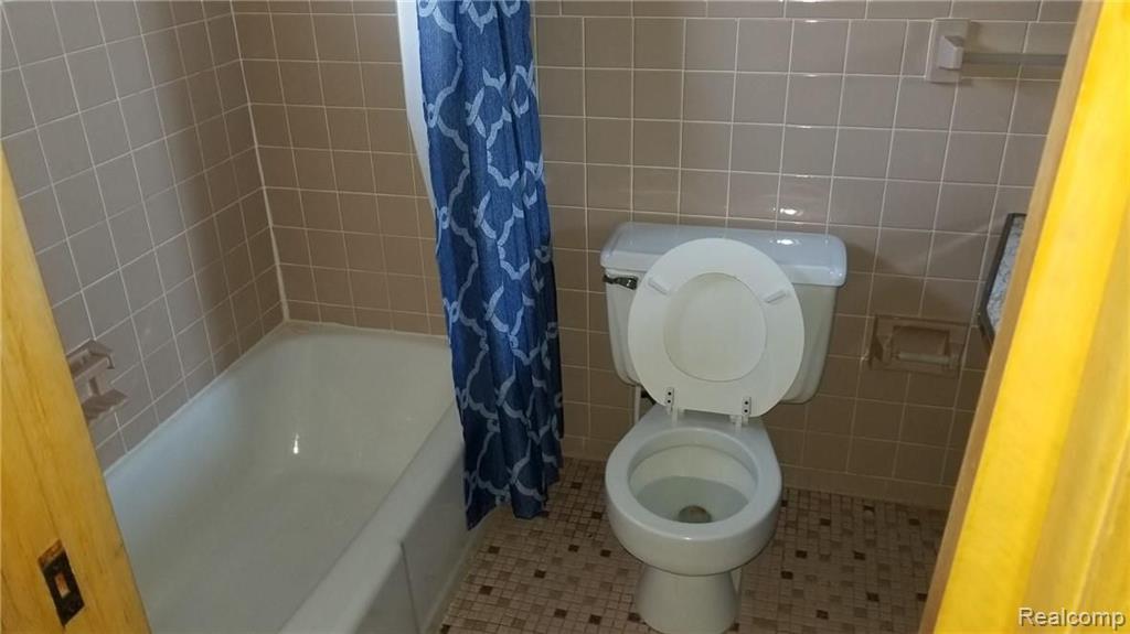 23500 Kelly Road, Unit 7 Eastpointe, MI 48021 - Photo 10 of 11