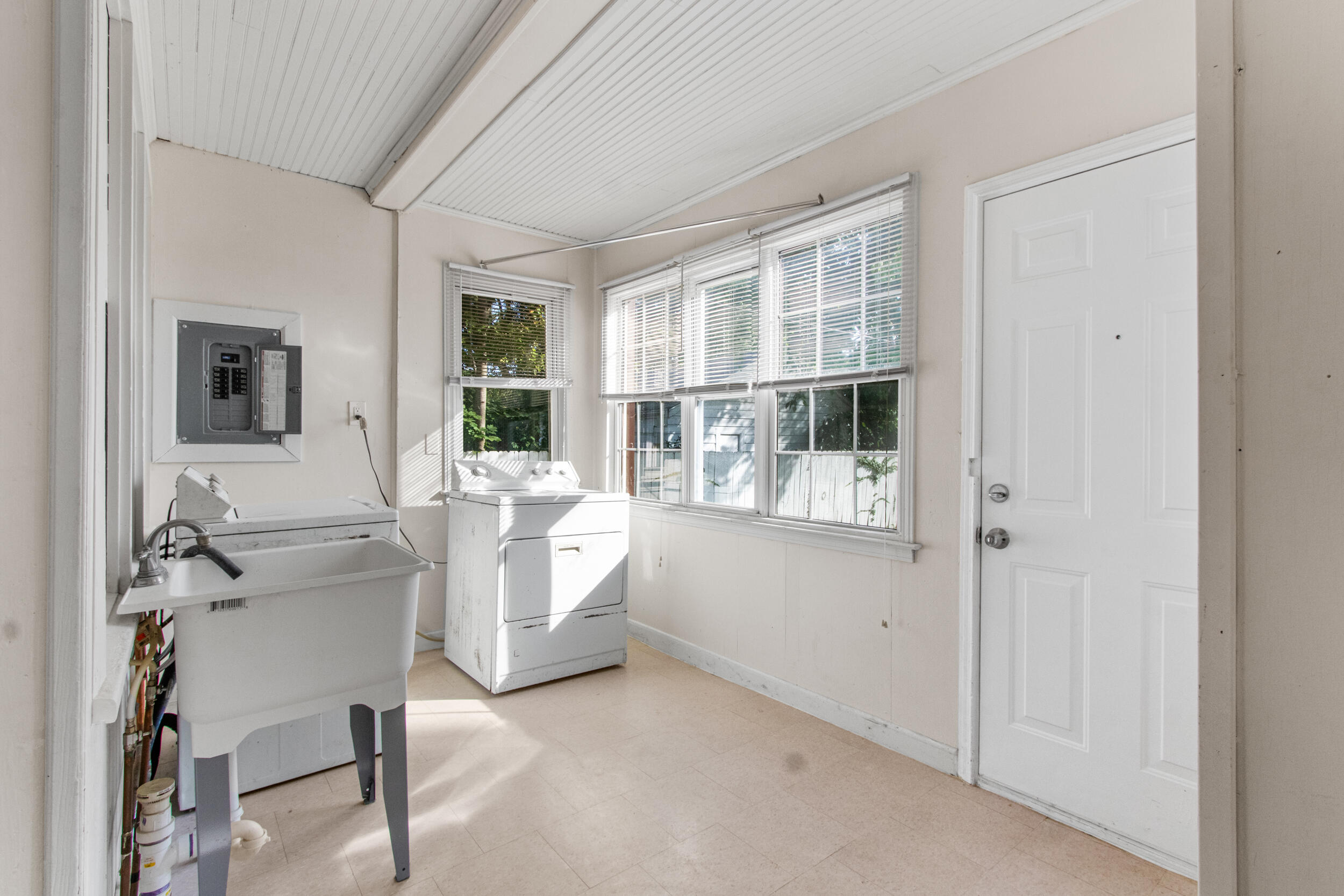 19264 Houghton Street Detroit, MI 48219 - Photo 15 of 18 15__mg_9698